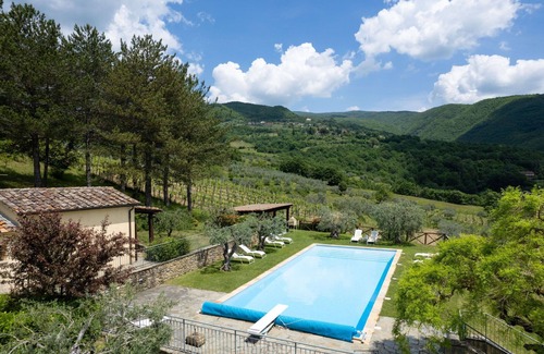 Subbiano Villa | Stunning private villa with WIFI, hot tub, private pool, A/C, TV and terrace, close to Arezzo