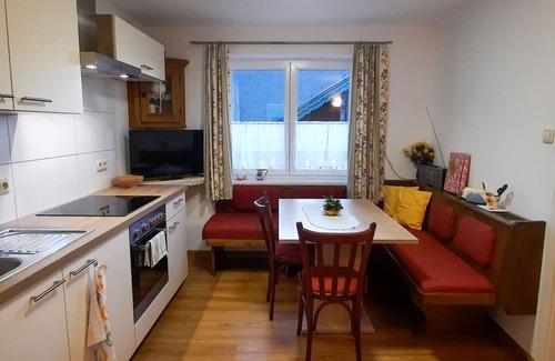 Oberwang House | Stunning private villa for 4 people with TV and terrace
