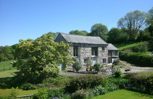 Morwellham Villa | Stunning private villa for 4 guests with WIFI, TV, terrace, pets allowed and panoramic view