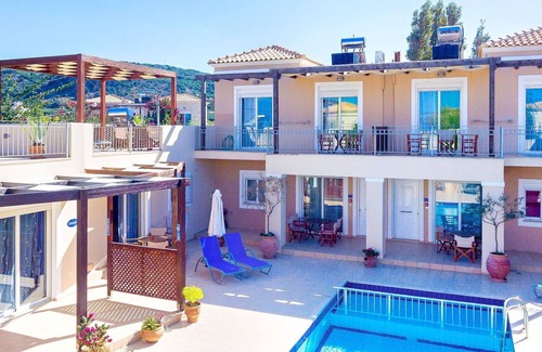 Nopigia House | Stunning private villa for 4 guests with pool, A/C, WIFI, TV, terrace, panoramic view and parking