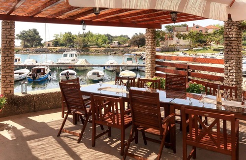 Mali Losinj House | Stunning private villa for 13 guests with A/C, WIFI, TV, terrace, pets allowed and parking