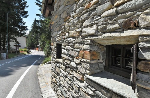 Madesimo House | Stunning private villa for 8 people with WIFI, hot tub, TV, terrace and pets allowed