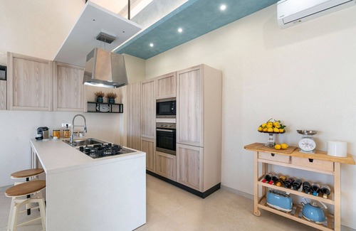 Rosolini Villa | Stunning private villa for 4 guests with WIFI, A/C, private pool, TV, terrace and panoramic view