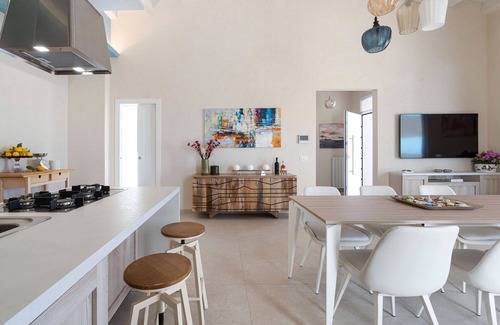 Rosolini Villa | Stunning private villa for 4 guests with WIFI, A/C, private pool, TV, terrace and panoramic view