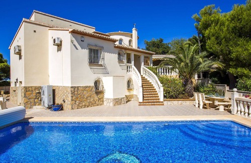 Media Luna Villa | Stunning private villa for 6 guests with private pool, WIFI, A/C, TV and patio