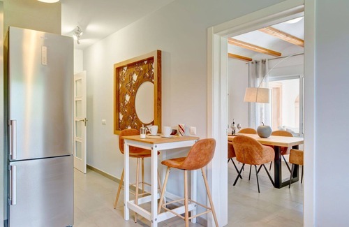 Costa Nova Villa | Stunning private villa for 6 guests with WIFI, private pool, A/C, TV, patio and parking