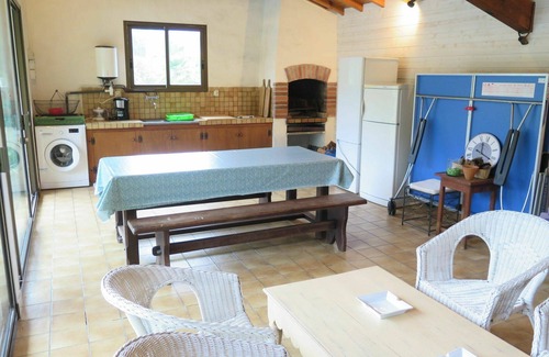 Saint-Julien-en-Born Villa | Stunning private villa for 10 guests with WIFI, private pool, TV, terrace and pets allowed