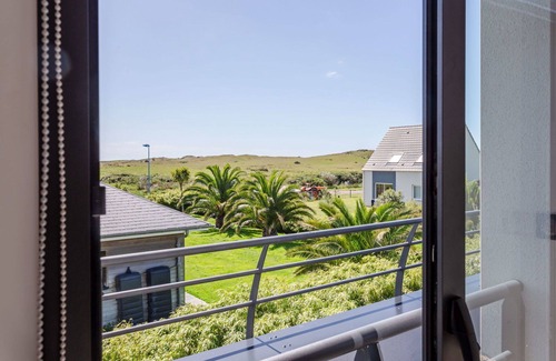 Pirou House | Stunning private villa for 10 people with WIFI, TV, terrace and pets allowed