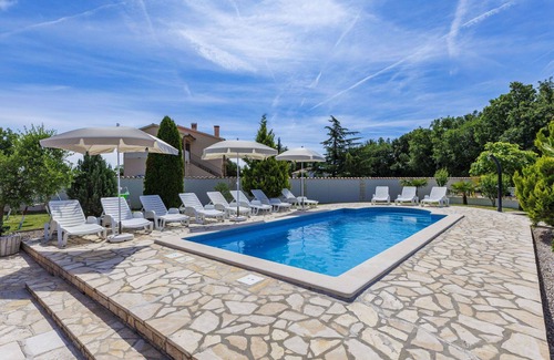 Rogocana House | Stunning private villa for 12 guests with WIFI, private pool, TV and patio