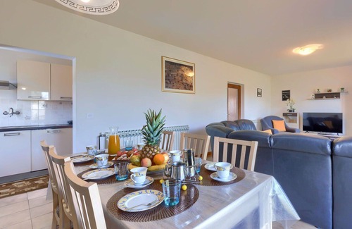 Strpacici House | Stunning private villa for 10 people with WIFI, A/C, private pool, TV and terrace