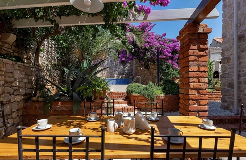 Cove Makarac (Milna) House | Stunning private villa for 6 people with A/C, private pool, WIFI, TV, terrace and parking