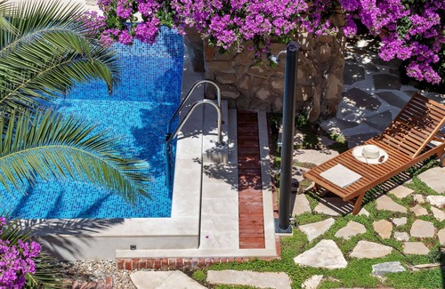 Cove Makarac (Milna) House | Stunning private villa for 6 people with A/C, private pool, WIFI, TV, terrace and parking