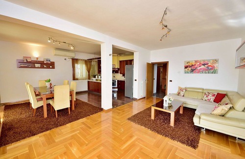 Seget Vranjica House | Stunning private villa for 16 guests with private pool, WIFI, A/C, TV and terrace