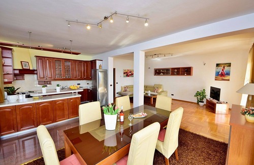 Seget Vranjica House | Stunning private villa for 16 guests with private pool, WIFI, A/C, TV and terrace