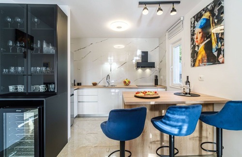 Cove Makarac (Milna) House | Stunning private villa for 8 people with WIFI, A/C, private pool, TV and terrace