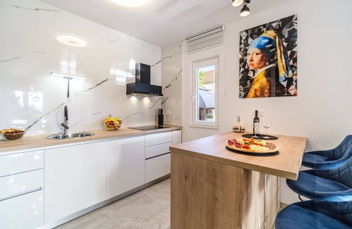 Cove Makarac (Milna) House | Stunning private villa for 8 people with WIFI, A/C, private pool, TV and terrace