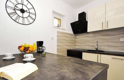 Benkovac House | Stunning private villa for 10 guests with A/C, private pool, WIFI, TV and terrace