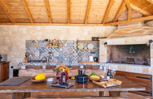 Zemunik Donji House | Stunning private villa for 8 guests with A/C, WIFI, private pool, TV, terrace and pets allowed