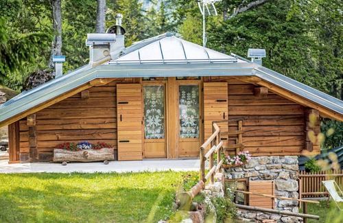 Borgo Valsugana House | Stunning private villa for 6 people with WIFI, TV, patio, pets allowed and panoramic view