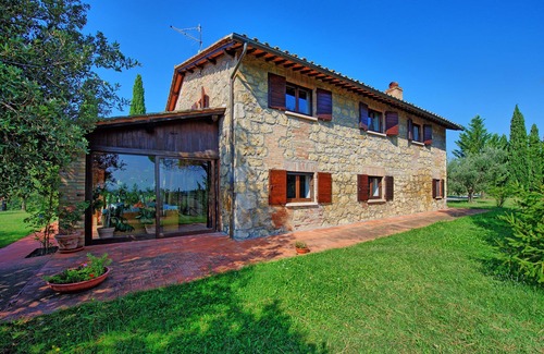 Cetona Villa | Stunning private villa for 7 people with A/C, private pool, TV and panoramic view