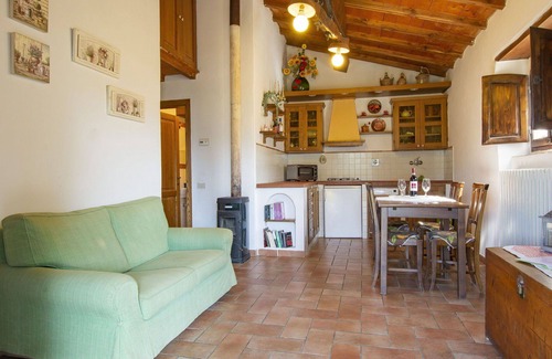 Dicomano House | Stunning private villa for 5 people with private pool, WIFI, hot tub, TV, patio and pets allowed