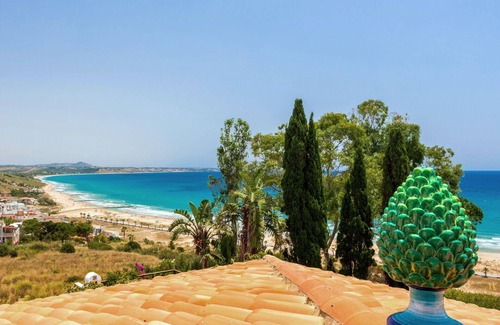 Porto Palo House | Stunning private villa for 6 guests with WIFI, A/C, TV and terrace