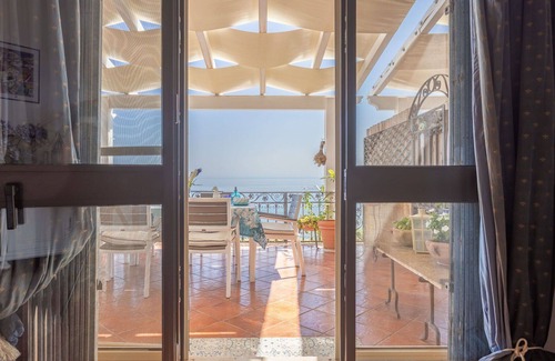 Porto Palo House | Stunning private villa for 6 guests with WIFI, A/C, TV and terrace