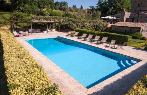 Porano Villa | Stunning private villa for 10 people with WIFI, private pool, A/C, TV and patio