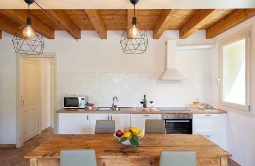 Borgo San Lorenzo Villa | Stunning private villa for 7 people with WIFI, private pool, A/C, TV, patio and panoramic view