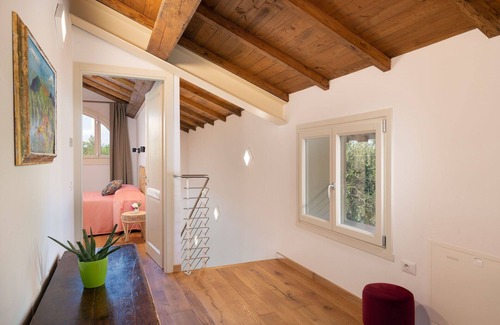 Borgo San Lorenzo Villa | Stunning private villa for 7 people with WIFI, private pool, A/C, TV, patio and panoramic view