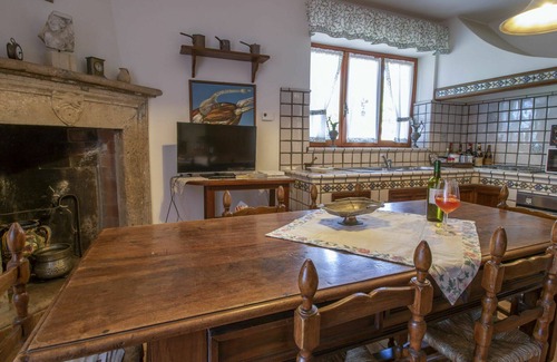 Sutri Villa | Stunning private villa for 11 people with WIFI, private pool, A/C, TV, terrace and pets allowed