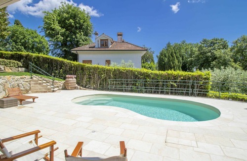 Sutri Villa | Stunning private villa for 11 people with WIFI, private pool, A/C, TV, terrace and pets allowed