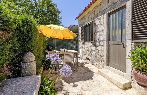 Vilarelho House | Stunning private villa for 4 people with WIFI, TV and terrace