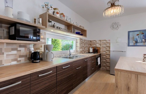 Valica House | Stunning private villa for 10 people with private pool, A/C, WIFI, TV, terrace and panoramic view