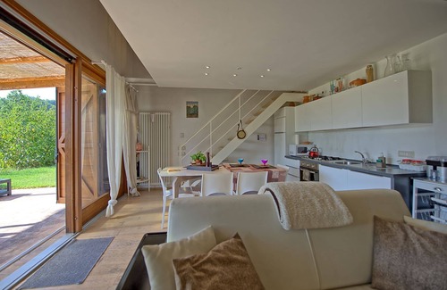 Siena Villa | Stunning private villa for 2 people with WIFI, A/C, TV, patio and panoramic view