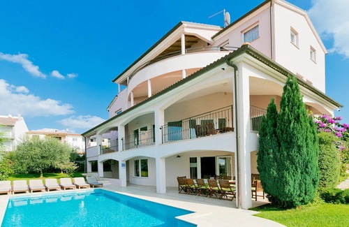 Stinjan Villa | Stunning private villa for 16 guests with private pool, A/C, WIFI, TV, terrace and panoramic view