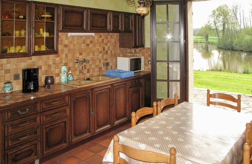 Pionnat House | Stunning private villa for 8 people with WIFI, A/C, TV, terrace and pets allowed