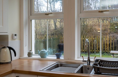 Alvie House | Stunning private villa for 8 guests with WIFI, TV, patio and pets allowed