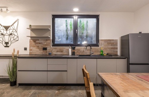 Kupjak House | Stunning private villa for 7 people with A/C, hot tub, WIFI, TV, terrace and parking