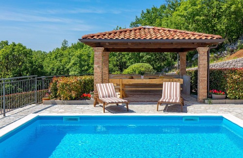 Viskovo House | Stunning private villa for 12 guests with WIFI, A/C, private pool, TV, patio and parking