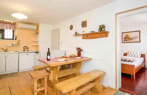 Lic House | Stunning private villa for 4 guests with private pool, A/C, WIFI, TV and pets allowed