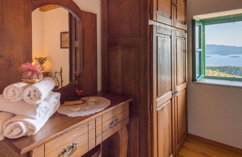 Slivno Villa | Stunning private villa with WIFI, private pool, A/C, hot tub, TV, terrace and pets allowed