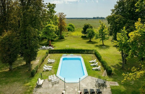 Fonyod Villa | Stunning private villa with WIFI, private pool, TV, terrace, pets allowed, panoramic view, parking