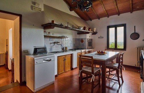 Agello Villa | Stunning private villa with A/C, WIFI, private pool, TV, patio and panoramic view, close to Peru.