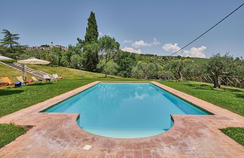 Agello Villa | Stunning private villa with A/C, WIFI, private pool, TV, patio and panoramic view, close to Peru.