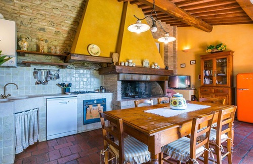 Certaldo House | Stunning private villa with private pool, WIFI, TV, terrace and pets allowed, close to San Gimig.
