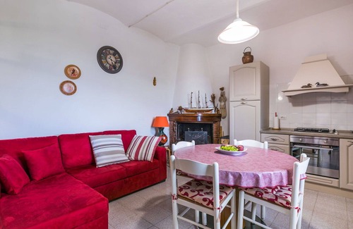 Chiusi House | Stunning private villa with WIFI, A/C, terrace, pets allowed, panoramic view and parking