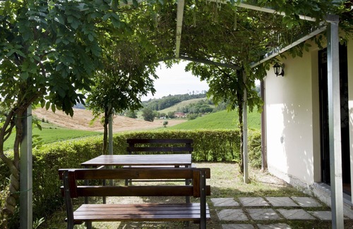 Cicogna House | Stunning private villa for 4 guests with pool, WIFI, patio, pets allowed and panoramic view