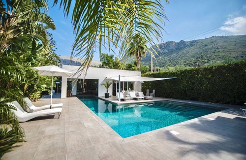 Terrasini Villa | Stunning private villa for 4 people with A/C, private pool, WIFI, TV and pets allowed