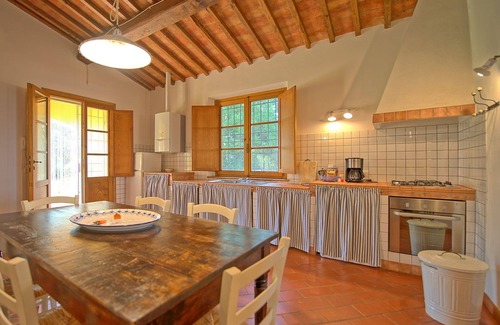 Legoli Villa | Stunning private villa with private pool, WIFI, TV, terrace, pets allowed and panoramic view